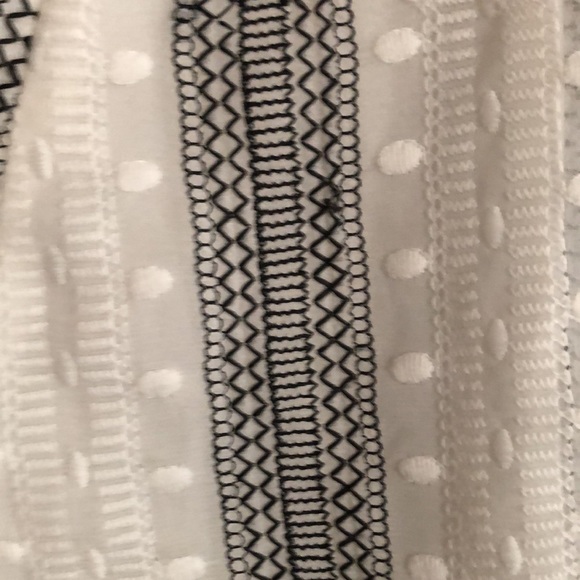 Adeline Rae Size Xs white lace dress with black stitching - Picture 4 of 8